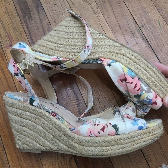 👠Montego Bay Floral Wedges Basket Weave White Pin - Picture 4 of 6